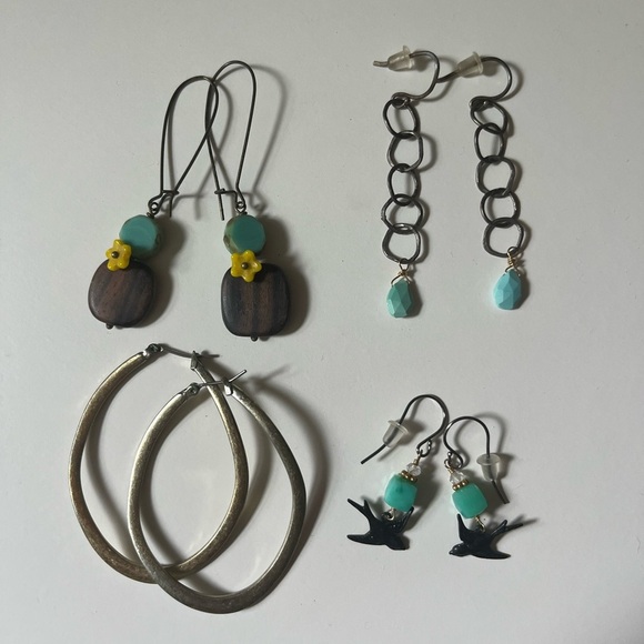 Lot of 4 Pairs of Earrings - Picture 1 of 2